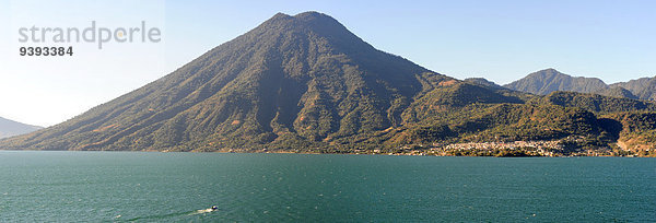 Panorama Landschaftlich schön landschaftlich reizvoll Amerika See Boot Natur Vulkan Mittelamerika Mittelpunkt Guatemala Highlands