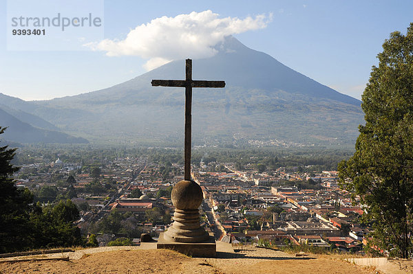 Panorama überqueren Amerika Morgen Himmel Reise Architektur Vulkan Mittelamerika Mittelpunkt UNESCO-Welterbe Kreuz Innenstadt Guatemala