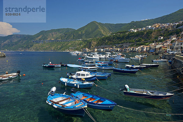 Fischereihafen Fischerhafen Außenaufnahme Hafen Europa Tag niemand Boot Meer Tradition Kalabrien Costa Viola Italien Mittelmeer Scilla
