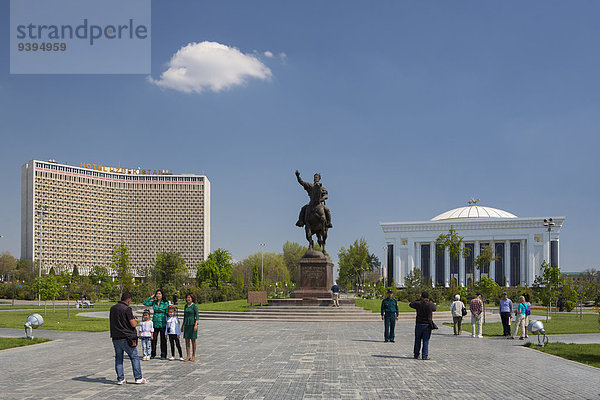 Reise Großstadt Architektur bunt Monument Quadrat Quadrate quadratisch quadratisches quadratischer Statue Tourismus Innenstadt Usbekistan