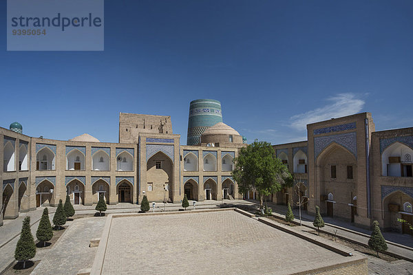 Reise Großstadt Architektur Geschichte bunt Religion Tourismus Geographie UNESCO-Welterbe Asien Zentralasien Islam Minarett Usbekistan