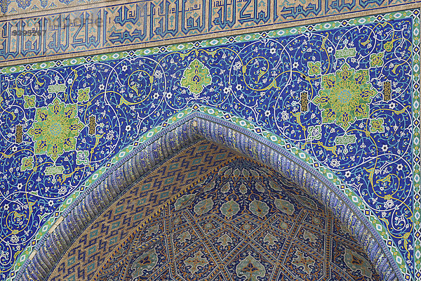 Reise Großstadt Architektur Geschichte bunt blau streichen streicht streichend anstreichen anstreichend Tourismus Kachel UNESCO-Welterbe Asien Zentralasien Samarkand Seidenstraße Usbekistan
