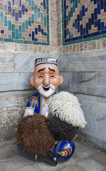 Tradition lächeln Hut Reise Großstadt bunt Tourismus Asien Zentralasien Handwerk Puppe Samarkand Usbekistan