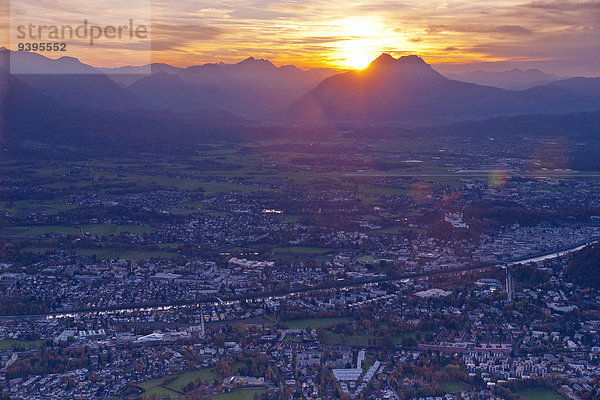 Panorama Sonnenuntergang Stadt Großstadt Österreich Stimmung Salzburg