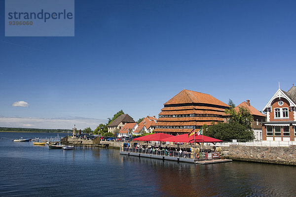 Wasserrand Wasser Getreidesilo Europa Straßencafe Holstein-Rind Deutschland Neustadt alt Schleswig-Holstein