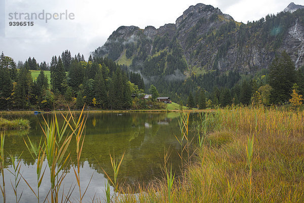 Europa Wolke Natur Herbst Berner Oberland Kanton Bern Bergsee Schweiz Wetter
