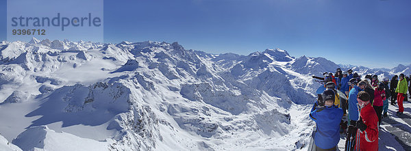 Europa Berg Winter Mensch Menschen Ansicht Schotterstrasse Schweiz