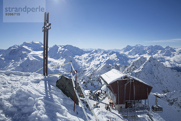 Montblanc Mont Blanc Europa Berg Winter Ansicht Verbier Seilbahn Schotterstrasse Schweiz