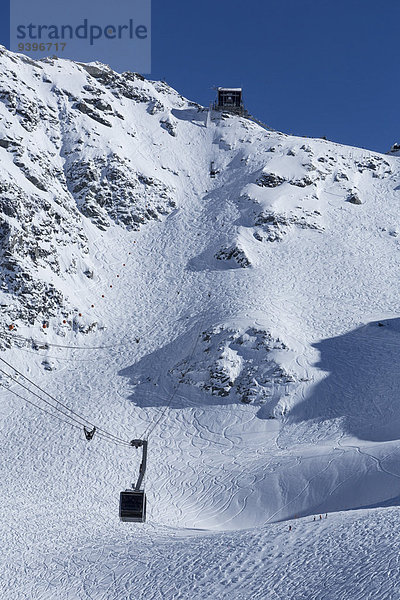Europa Berg Winter Skisport Ski Spur Verbier Seilbahn Schotterstrasse Schweiz