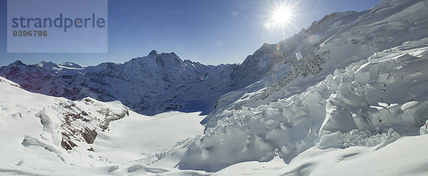 Europa Berg Winter Eis Berner Alpen Moräne Berner Oberland Kanton Bern Mönch Schweiz