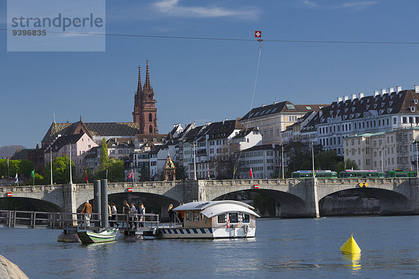 Wasser Europa Stadt Großstadt Boot fließen Fluss Schiff Basel Schweiz Gewässer