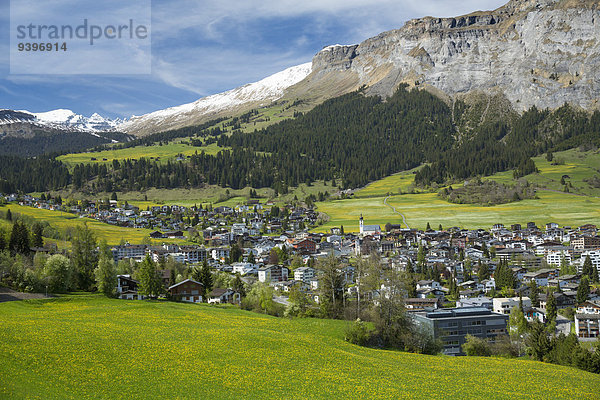 Europa Dorf Surselva Kanton Graubünden Schweiz