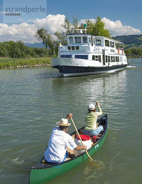 Freizeit Wasser Frau Mann Sport Abenteuer Wassersport Boot fließen Fluss Schiff Gewässer