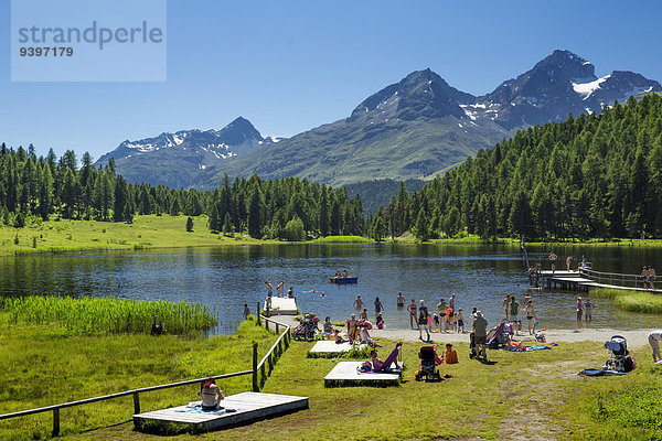 Europa Mensch Menschen Sommer baden Schwimmer See schwimmen Schwimmbad Kanton Graubünden Engadin Bergsee Schweiz