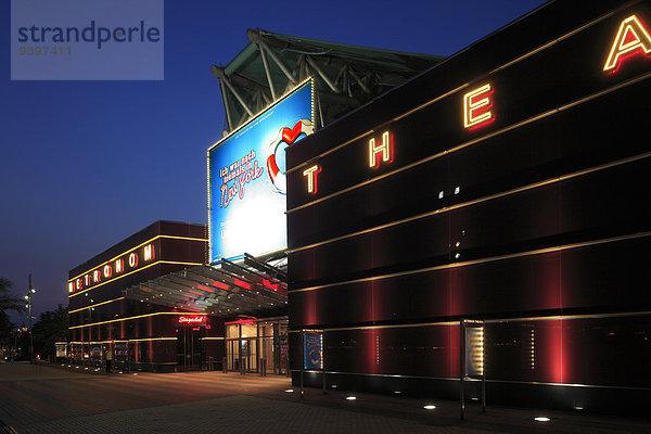beleuchtet Europa Theatergebäude Theater Deutschland Illumination Neue Mitte Nordrhein-Westfalen Oberhausen Rheinland Ruhrgebiet