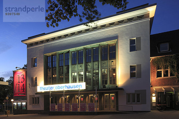 beleuchtet Europa Theatergebäude Theater Deutschland Illumination Nordrhein-Westfalen Oberhausen Rheinland Ruhrgebiet