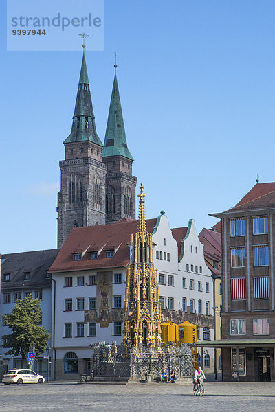 Europa Reise Großstadt Architektur Wahrzeichen Turm bunt Quadrat Quadrate quadratisch quadratisches quadratischer Tourismus Innenstadt Deutschland Nürnberg