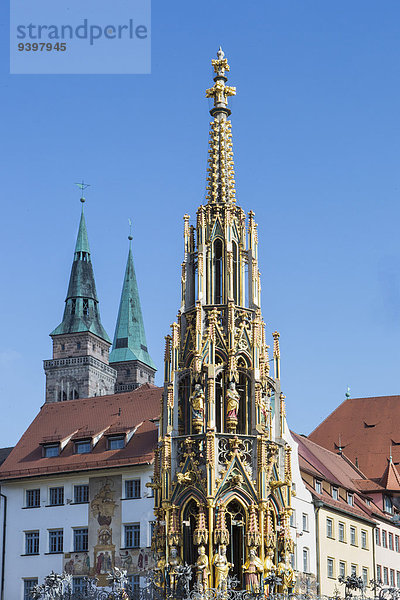Europa Reise Großstadt Architektur Wahrzeichen Turm bunt Quadrat Quadrate quadratisch quadratisches quadratischer Tourismus Innenstadt Deutschland Nürnberg