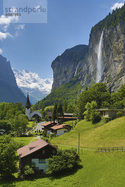 Europa Berg Landschaft Reise Großstadt bunt Kirche Alpen Wasserfall Tourismus Berner Oberland Lauterbrunnen Schweiz