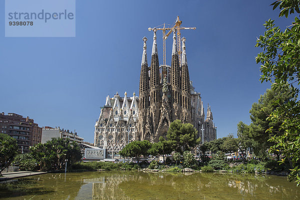 Skyline Skylines Europa Reise Architektur Wahrzeichen Turm bunt Kunst Tourismus UNESCO-Welterbe Barcelona Katalonien Sagrada Familia Spanien