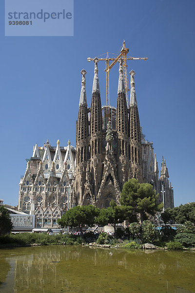 Skyline Skylines Europa Reise Architektur Wahrzeichen Turm bunt Kunst Tourismus UNESCO-Welterbe Barcelona Katalonien Sagrada Familia Spanien