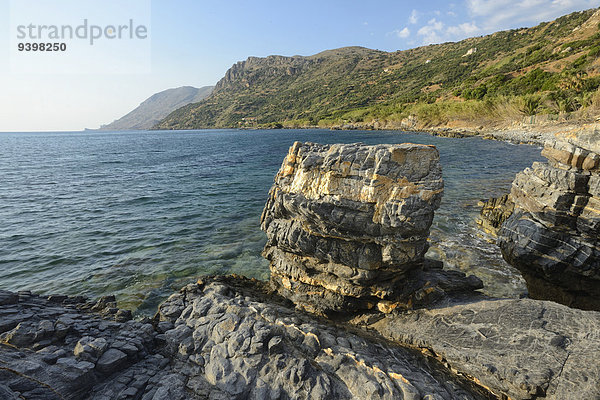 Felsbrocken Europa Küste Meer Insel Griechenland Kreta griechisch