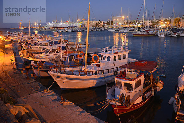 Europa Großstadt Boot Insel Griechenland Kreta Abenddämmerung griechisch