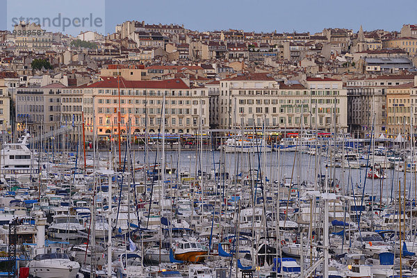 Frankreich Europa Abend Großstadt Boot Provence - Alpes-Cote d Azur Hafen Marseille