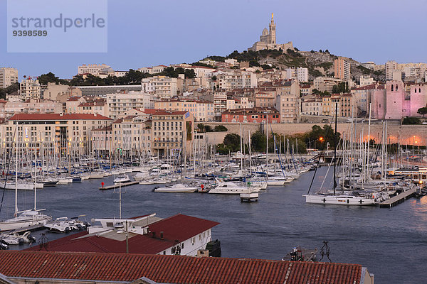 Frankreich Europa Abend Kirche Provence - Alpes-Cote d Azur Hafen Basilika Marseille