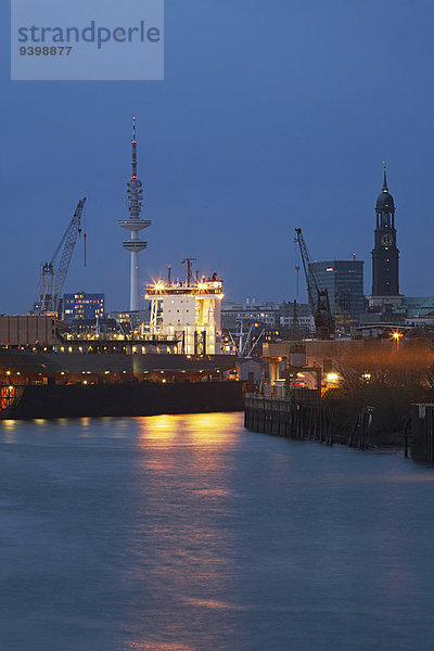 Container-Terminal Hamburg bei Nacht  Deutschland