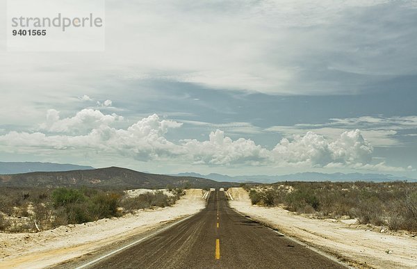 führen Landschaft Fernverkehrsstraße gerade lang langes langer lange Mexiko