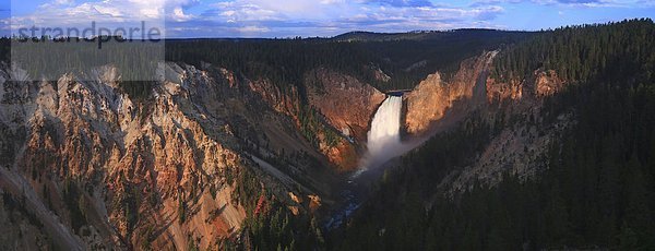 Sonnenaufgang Ehrfurcht fotografieren Yellowstone Nationalpark Schlucht Lower Falls