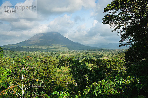 Außenaufnahme Landschaftlich schön landschaftlich reizvoll Tag Baum Landschaft Schönheit grün Wachstum niemand Wald Natur Vulkan Querformat Frische Costa Rica freie Natur Regenwald