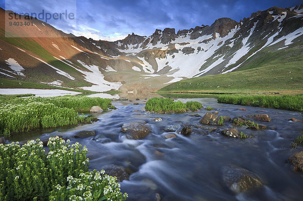 See Landschaftlich schön landschaftlich reizvoll blau Berg Mount Sneffels Colorado