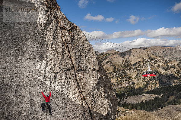 nahe Mann Wand Hintergrund rot Seilbahn klettern Wyoming