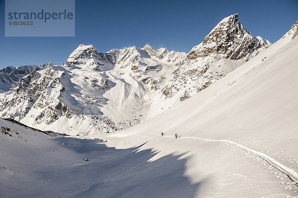über aufwärts Hintergrund unbewohnte entlegene Gegend Ski Berg Italien
