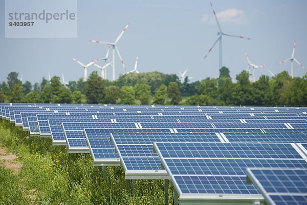 Photovoltaikanlage und Windpark  Feldheim  Brandenburg  Deutschland