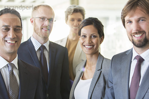 Konzernporträt eines erfolgreichen Büroteams