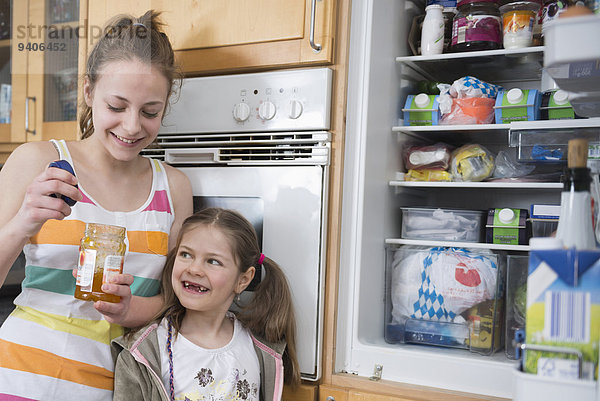 sehen lächeln Schwester Kühlschrank