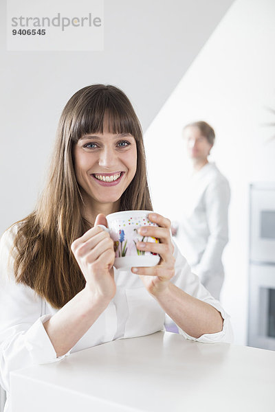 Portrait Frau Mann Tasse Hintergrund Kaffee