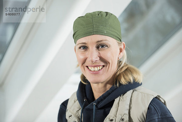 bauen Portrait Gebäude Pause Handwerkerin neu