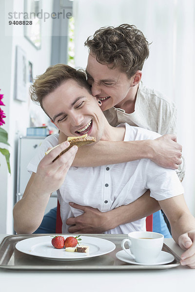 Zusammenhalt lächeln Homosexualität Frühstück