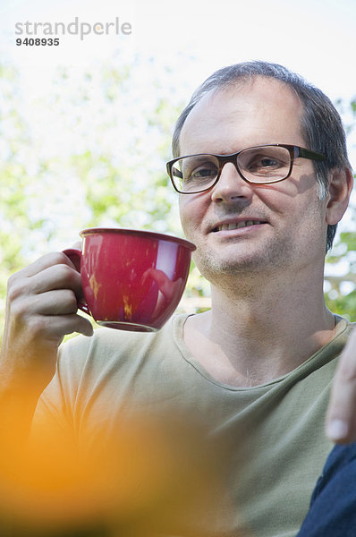 Portrait Mann Tasse lächeln reifer Erwachsene reife Erwachsene Kaffee