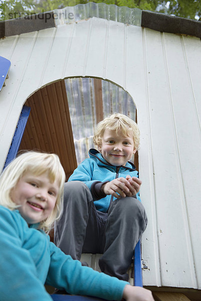 Garten 2 jung Sommerurlaub spielen