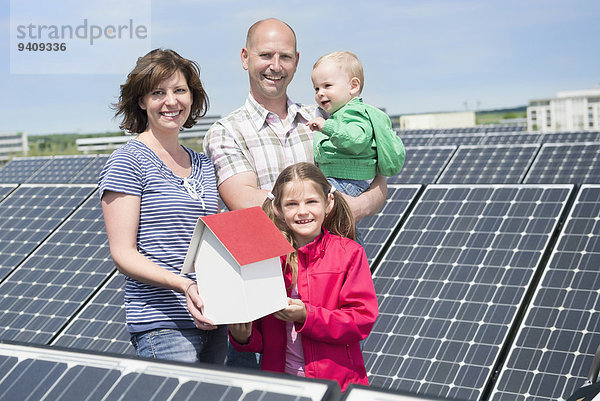 Energie energiegeladen Erneuerbare Energie Alternative Energie Alternativenergie 2 jung Sonnenenergie Baby
