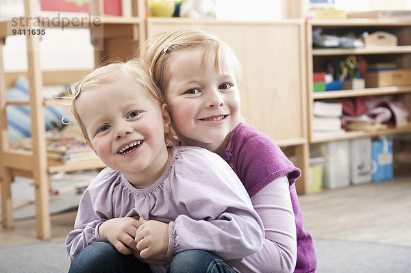 Kindergarten Portrait Schwester klein 2