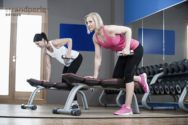 Fitness-Studio Frau Training Gewicht 2