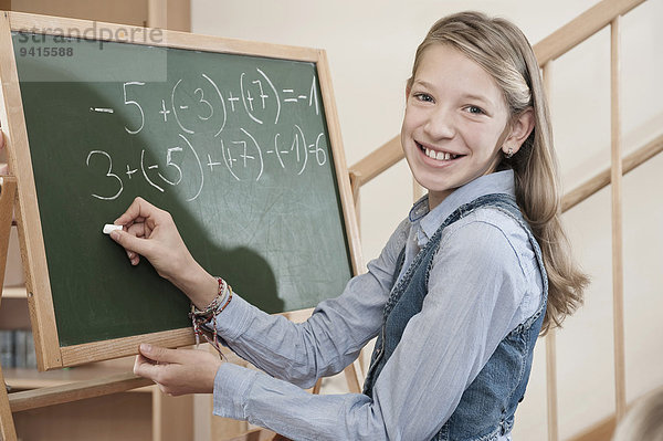 Problem schreiben Mathematik Mädchen Schreibtafel Tafel