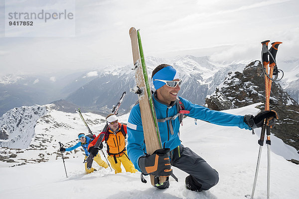 Berg Skisport klettern querfeldein tief Schnee