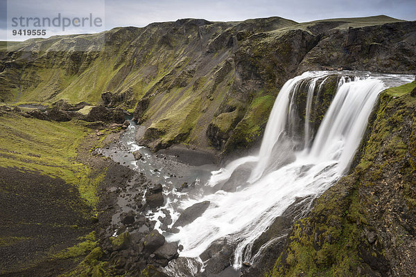 Wasserfall Fagrifoss auf dem Fluss Geirlandsá  Region Lakagigar  Vatnajökull-Nationalpark  Hochland  Island